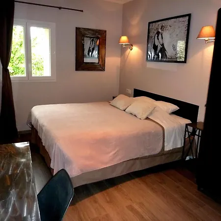 Du Vieux Hotel 3*